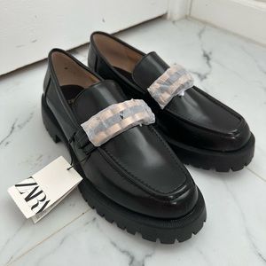 NWT Zara Black Gold Chain Loafers